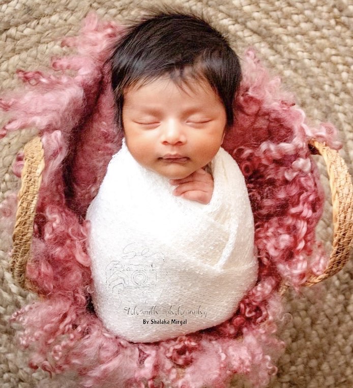 Newborn baby photo 9